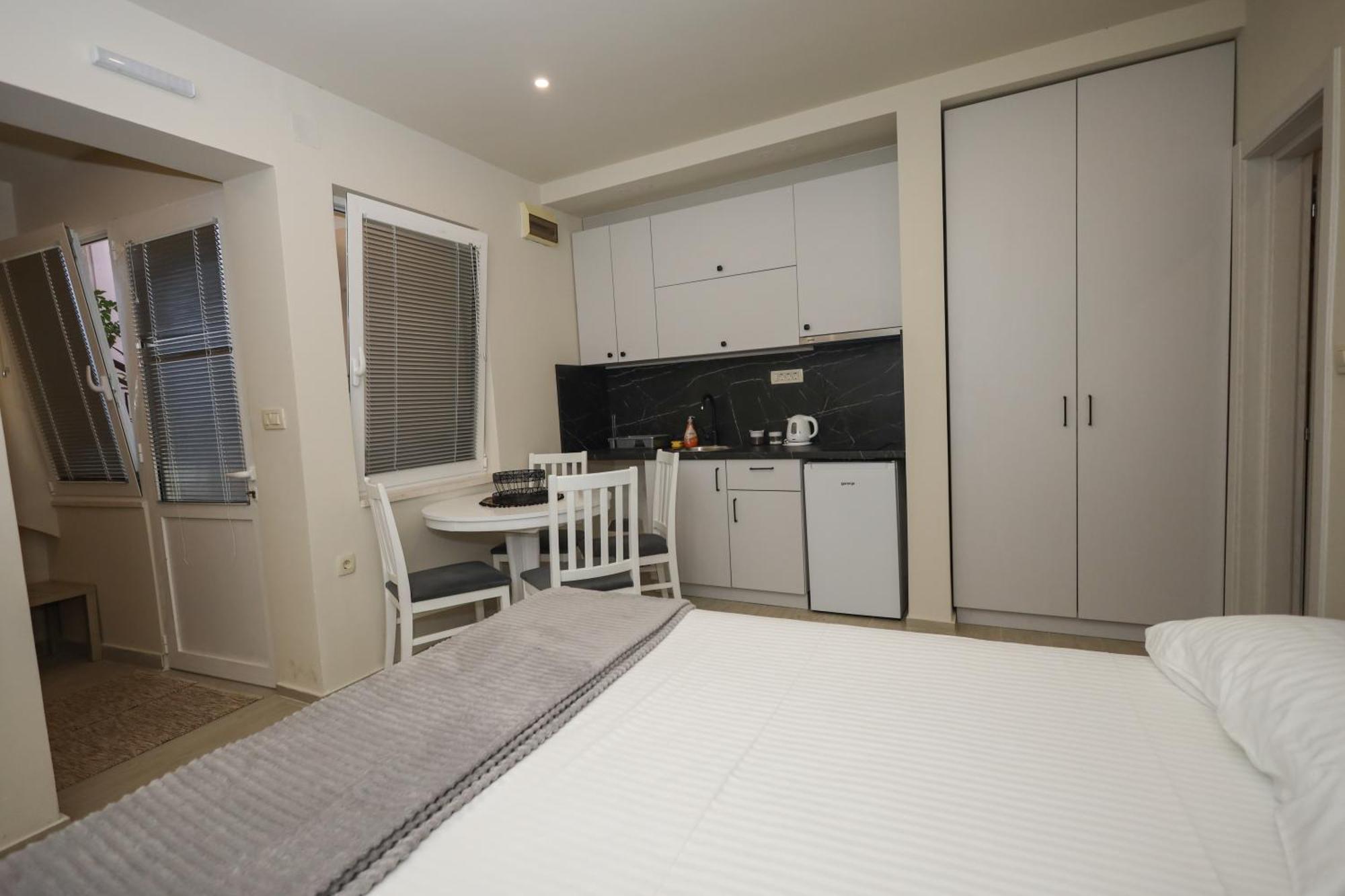 Apartments Milanovic Herceg Novi Room photo
